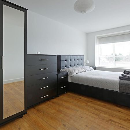 Radalco Apartments Hounslow Exterior photo